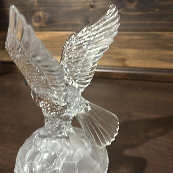 Vintage 1970 Leaded Crystal D' Arques Eagle w Fish Sculpture Statue Paper Weight - Picture 5 of 10
